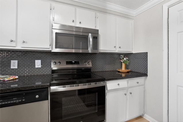 11710 Southlake Drive 15, Houston, TX 77077