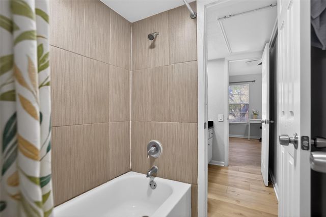 11710 Southlake Drive 15, Houston, TX 77077