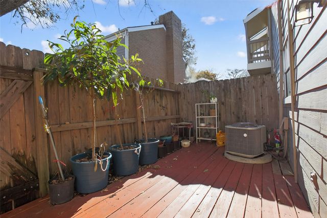 11710 Southlake Drive 15, Houston, TX 77077