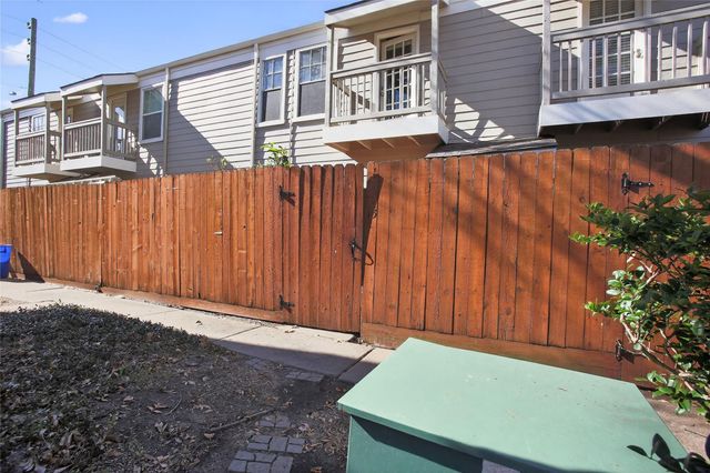 11710 Southlake Drive 15, Houston, TX 77077