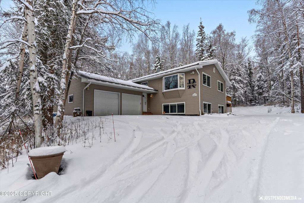 20537 Ptarmigan Boulevard, Eagle River, AK 99577