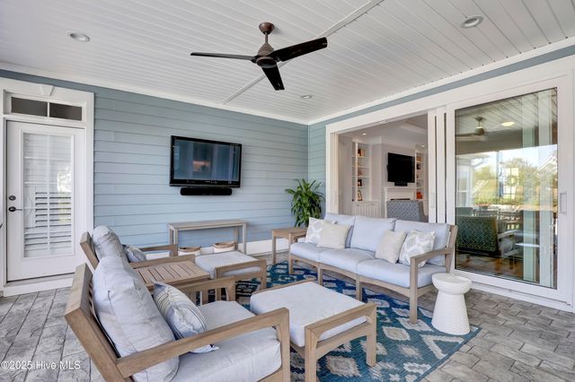 30 Knots Bend Drive, Hampstead, NC 28443