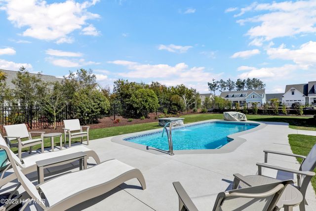 30 Knots Bend Drive, Hampstead, NC 28443