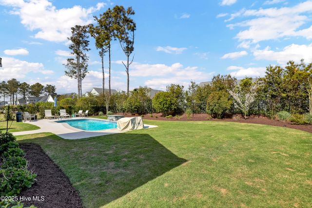 30 Knots Bend Drive, Hampstead, NC 28443