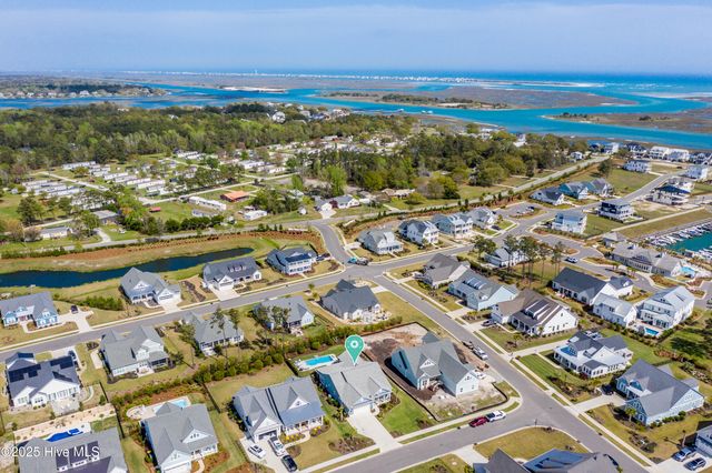 30 Knots Bend Drive, Hampstead, NC 28443