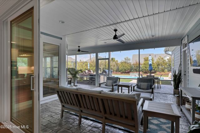 30 Knots Bend Drive, Hampstead, NC 28443