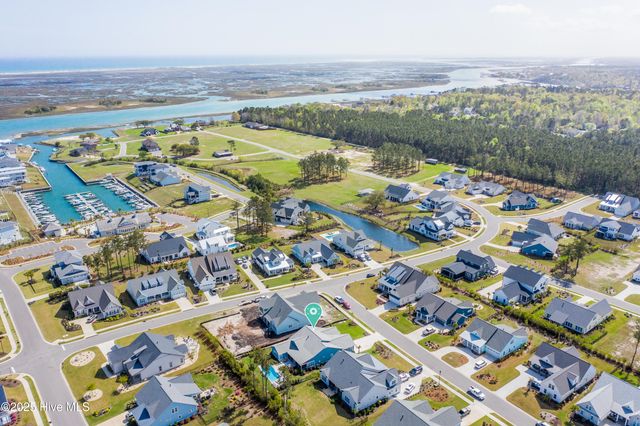 30 Knots Bend Drive, Hampstead, NC 28443