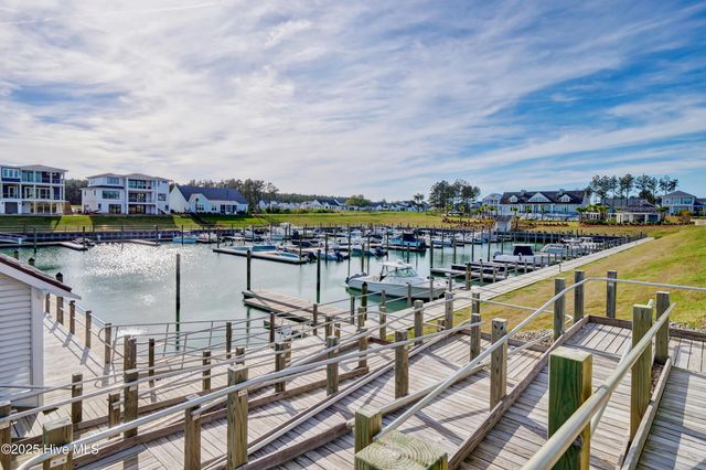 30 Knots Bend Drive, Hampstead, NC 28443