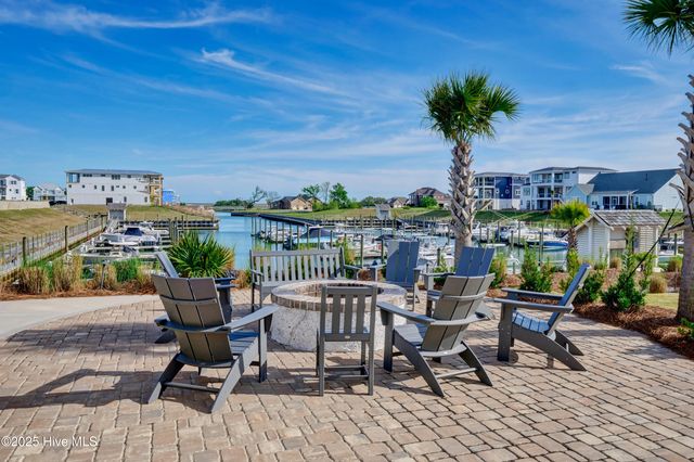 30 Knots Bend Drive, Hampstead, NC 28443