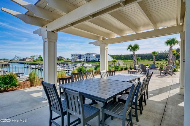 30 Knots Bend Drive, Hampstead, NC 28443