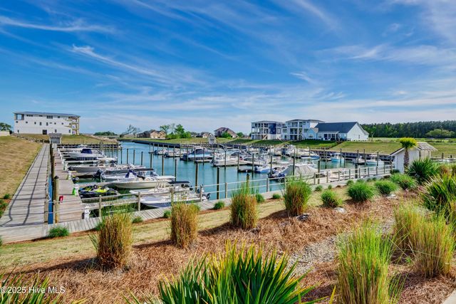 30 Knots Bend Drive, Hampstead, NC 28443