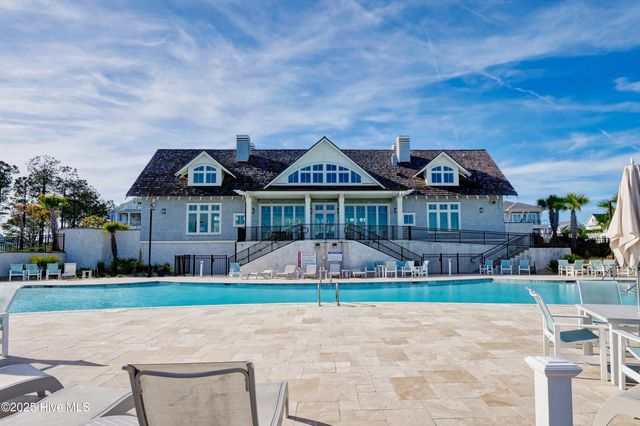 30 Knots Bend Drive, Hampstead, NC 28443