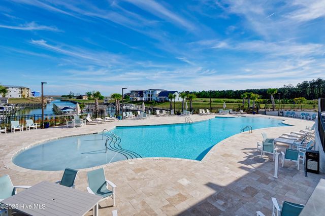 30 Knots Bend Drive, Hampstead, NC 28443