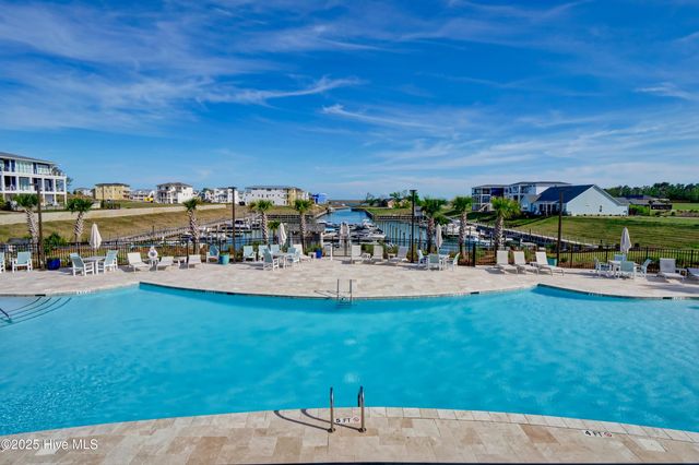 30 Knots Bend Drive, Hampstead, NC 28443