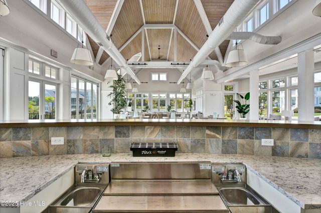 30 Knots Bend Drive, Hampstead, NC 28443