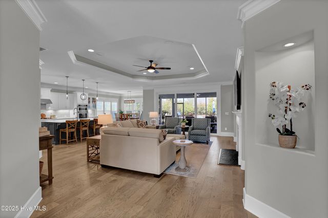 30 Knots Bend Drive, Hampstead, NC 28443