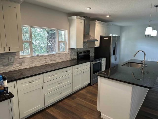 5301 ROYAL OAK DRIVE, Tampa, FL 33610
