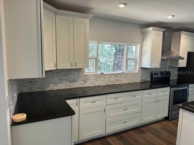 5301 ROYAL OAK DRIVE, Tampa, FL 33610