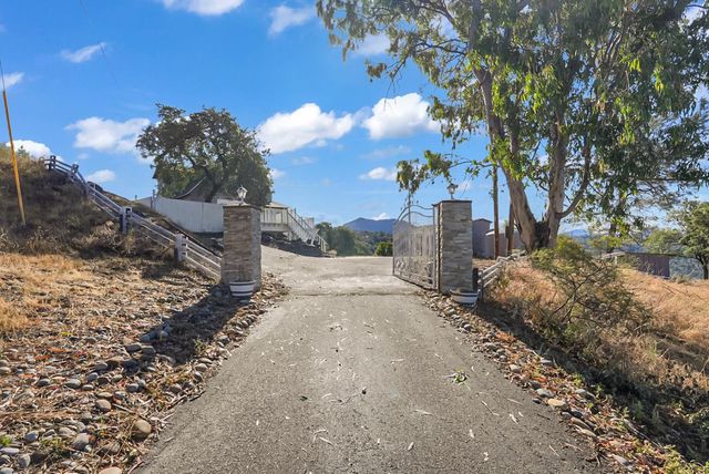 30450 Morgan Canyon Road, Prather, CA 93651