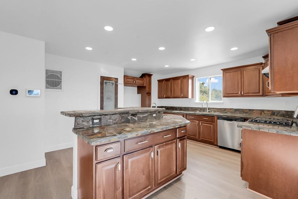 Image 19 of property listing at 30450 Morgan Canyon Road, Prather, CA 93651