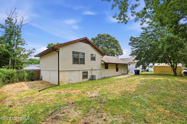 95 Hollybrook Drive, Little Egg Harbor, NJ 08087