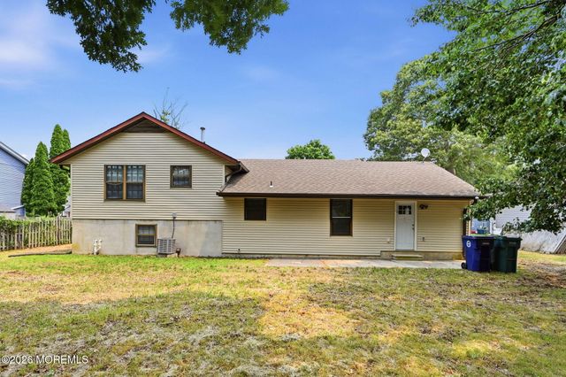 95 Hollybrook Drive, Little Egg Harbor, NJ 08087