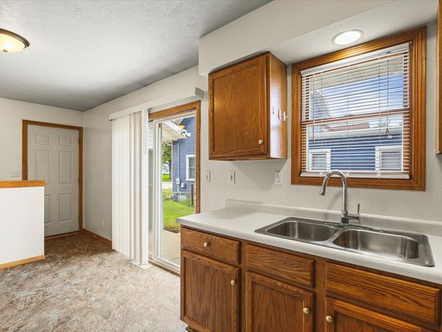 610 Sydney Avenue, Loves Park, IL 61111