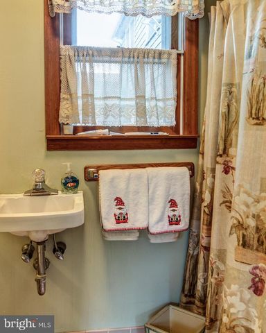 313 WOODLAND AVE, Haddonfield, NJ 08033