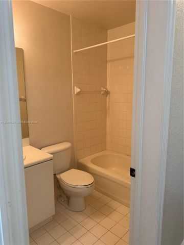 17640 NW 73rd Avenue 20419, Hialeah, FL 33015