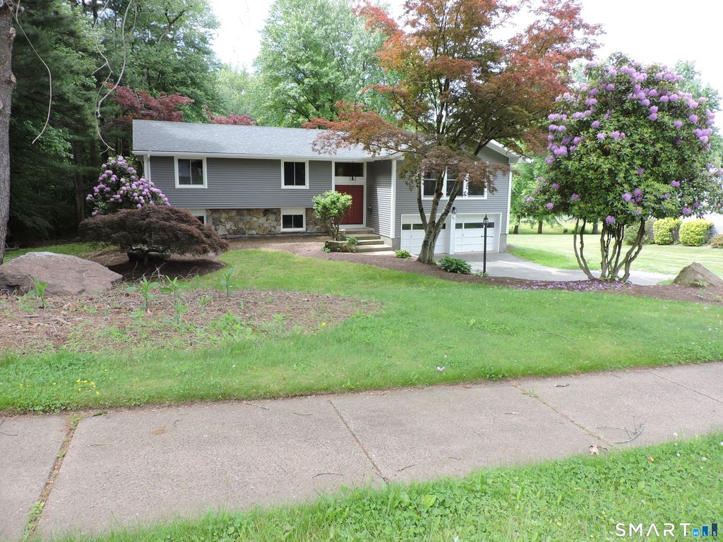60 Mohegan Trail, South Windsor, CT 06074
