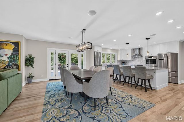 12237 Ladue Road, Creve Coeur, MO 63141