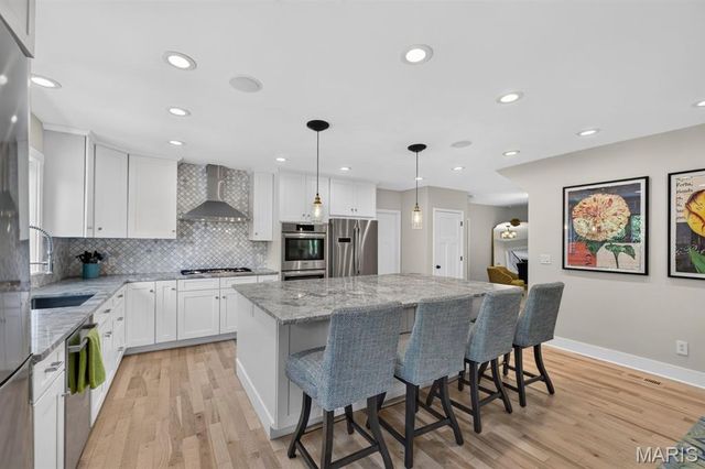 12237 Ladue Road, Creve Coeur, MO 63141