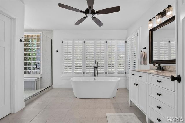 12237 Ladue Road, Creve Coeur, MO 63141