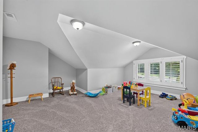 12237 Ladue Road, Creve Coeur, MO 63141