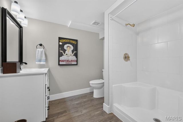 12237 Ladue Road, Creve Coeur, MO 63141