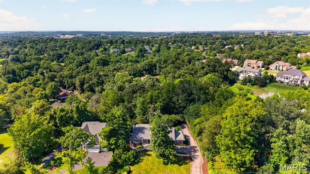 12237 Ladue Road, Creve Coeur, MO 63141