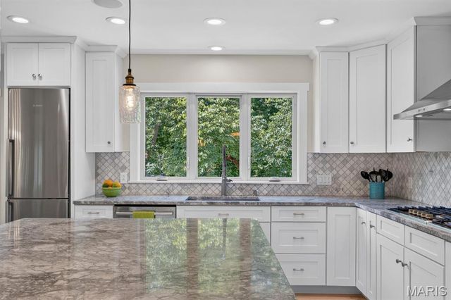 12237 Ladue Road, Creve Coeur, MO 63141