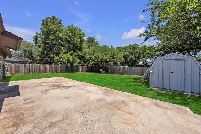 453 Irene Street, Burleson, TX 76028