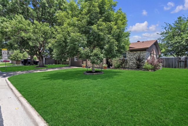 453 Irene Street, Burleson, TX 76028