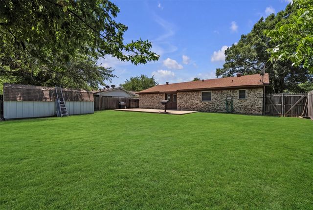 453 Irene Street, Burleson, TX 76028