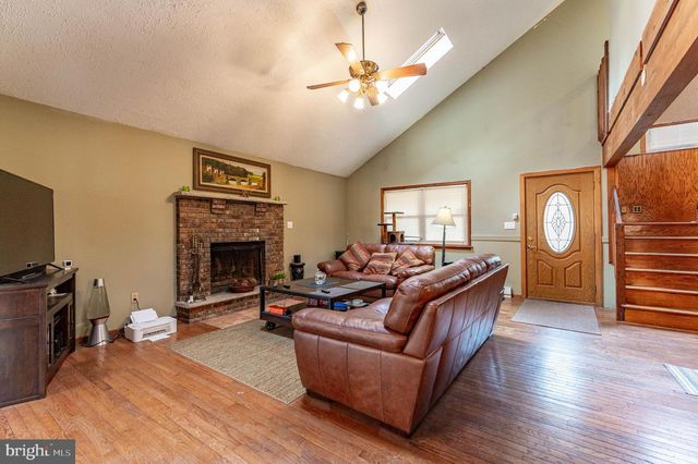 1328 WINDING WAY, Tobyhanna, PA 18466