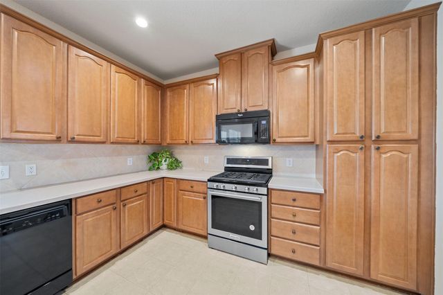 1915 Running Bear Trail, Crosby, TX 77532