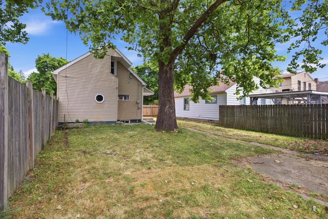 5325 N 48th STREET, Milwaukee, WI 53218