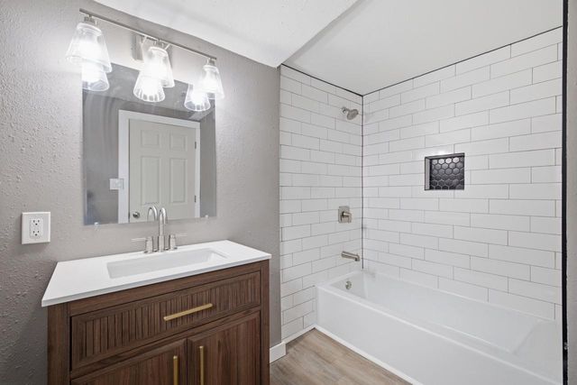 5325 N 48th STREET, Milwaukee, WI 53218