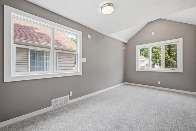 5325 N 48th STREET, Milwaukee, WI 53218