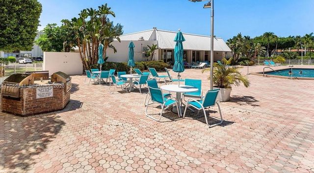 20400 W Country Club Dr 310, Aventura, FL 33180