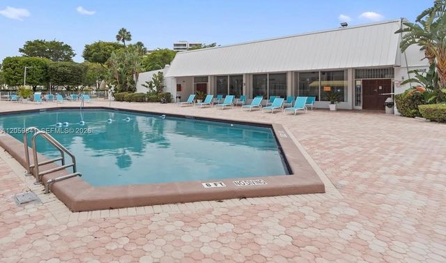 20400 W Country Club Dr 310, Aventura, FL 33180