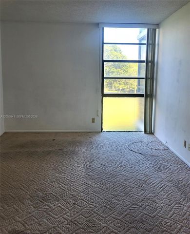 20400 W Country Club Dr 310, Aventura, FL 33180