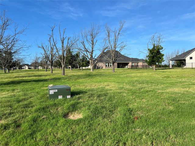 2705 Village Road, Granbury, TX 76049