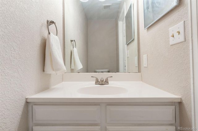 6570 E Mississippi Avenue 8, Denver, CO 80224